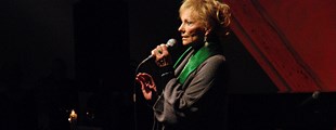 ANNIKA HOYDAL - strik  og færøske fortællinger
