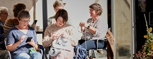 STRIK PÅ KAJEN — World Wide Knit in Public Day