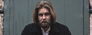 JÓGVAN — intim cafékoncert med den færøske sanger og kunstner